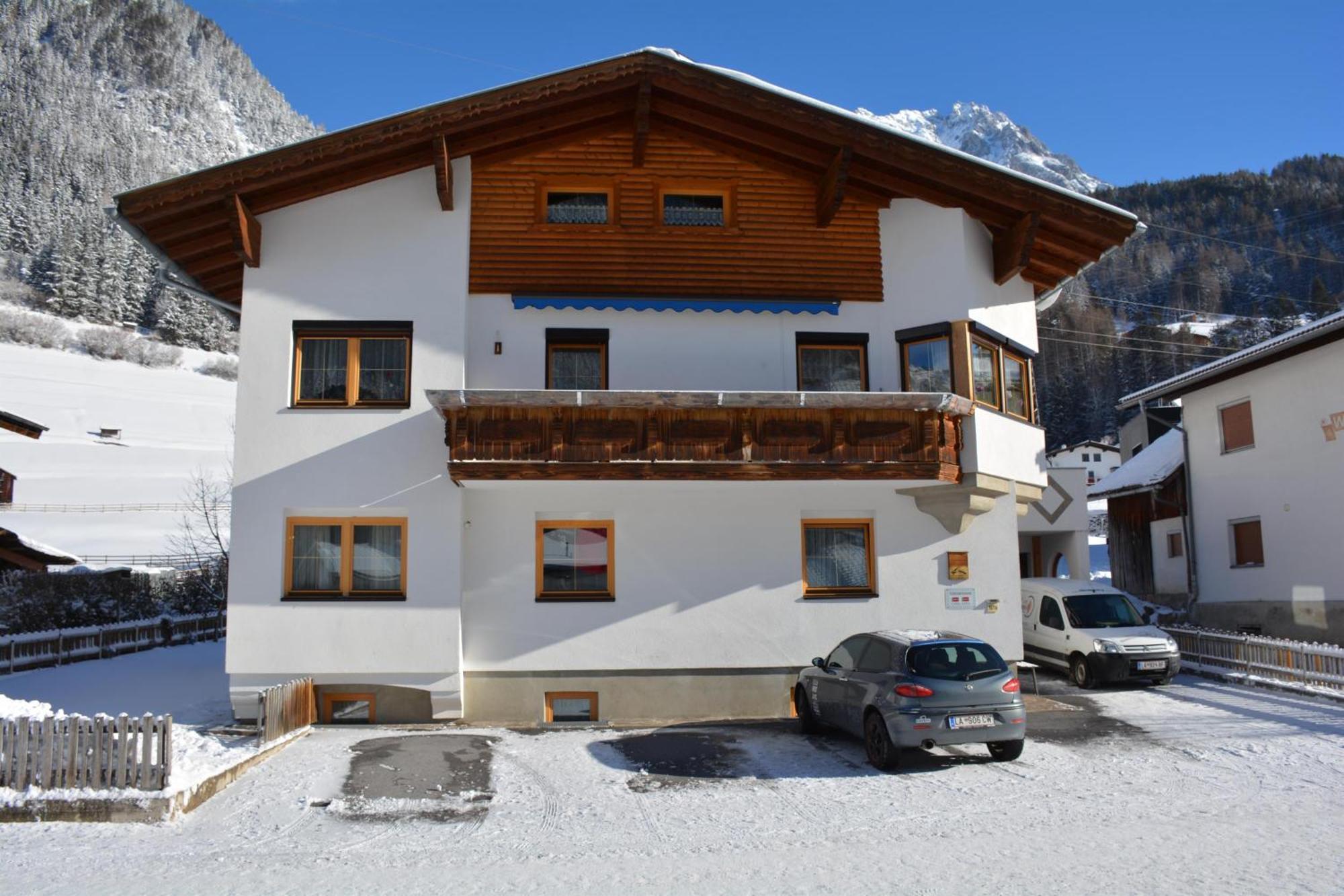 Haus Schimpfoessl Apartment Flirsch Exterior photo