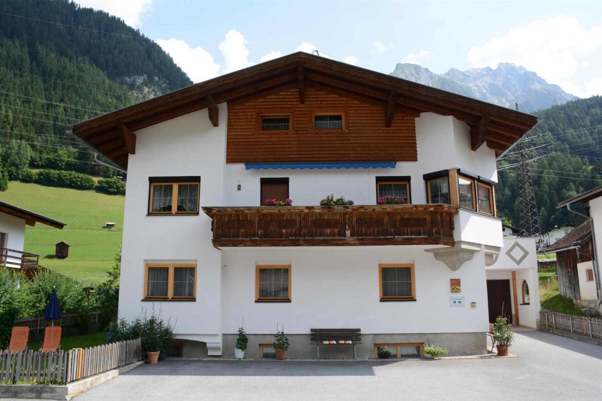 Haus Schimpfoessl Apartment Flirsch Exterior photo