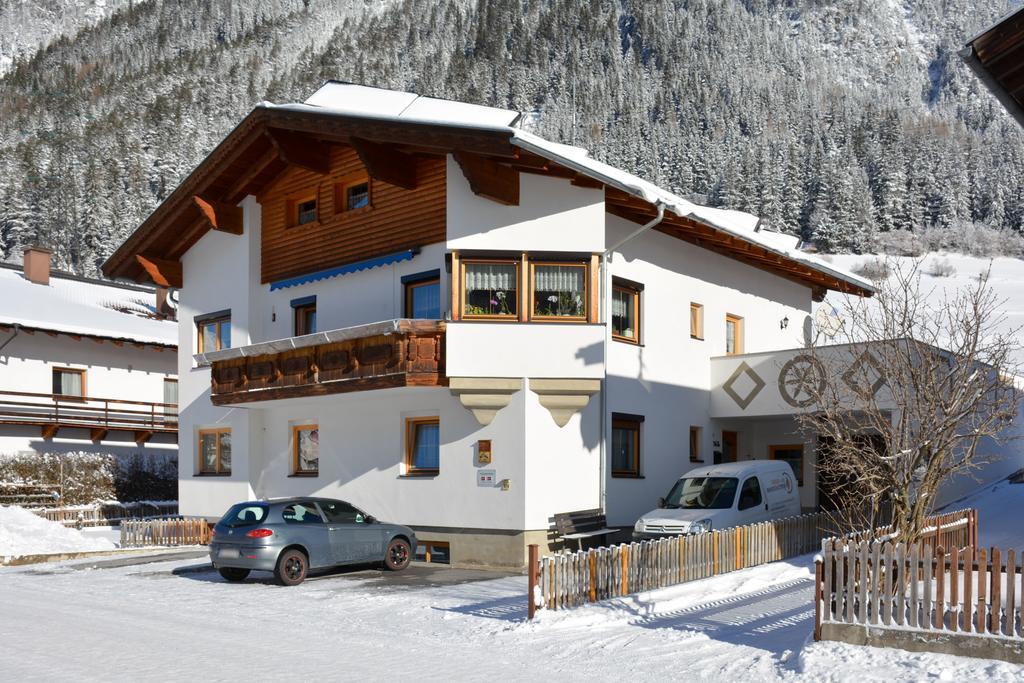 Haus Schimpfoessl Apartment Flirsch Exterior photo
